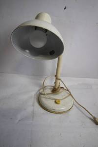 lot 165 image: Vintage Adjustable Desk Lamp with Metal Shade