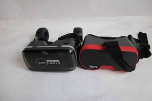 lot 166 image: Utopia 360° Pro Series Virtual Reality Headset and Tzumi Dream Vision VR Headset