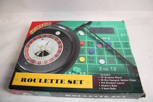 lot 188 image: Las Vegas Style Roulette Set with Wheel and Accessories