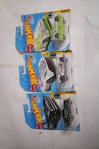 lot 195 image: Set of 3 Hot Wheels 50th Anniversary Checkmate Series