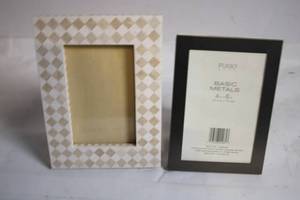 lot 222 image: Set of 2 Picture Frames - Furio Basic Metals 4x6 and Checkered Design
