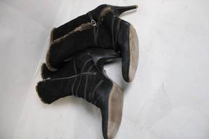 lot 236 image: Pair of Black Suede Heeled Boots with Fur Trim