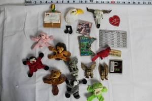 lot 257 image: Magnetic Souvenir and Miniature Figurine Collection