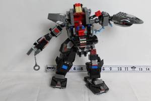 lot 259 image: LEGO Marvel Super Heroes Spider-Man Mech Set