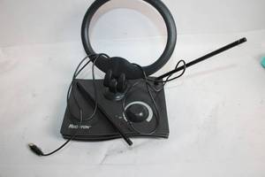 lot 18 image: Recoton VHFUHF TV Antenna with Adjustable Gain Control
