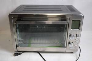 lot 35 image: Countertop Convection Toaster Oven with Digital Controls