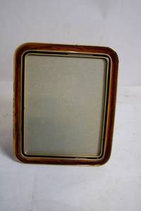 lot 69 image: Vintage Gold Tone Picture Frame with Stand