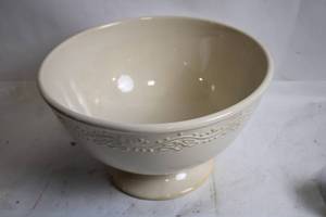 lot 111 image: Cream Ceramic Serving Bowl with Embossed Pattern