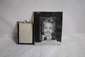 lot 122 image: Set of 2 Silver Picture Frames - Sizes 5x7 and 8x10