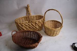 lot 175 image: Set of 3 Handcrafted Wicker Baskets in Varying Styles