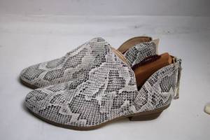 lot 260 image: Kenneth Cole Reaction Snake Print Ankle Boots