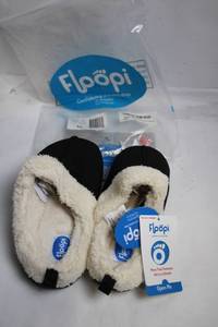 lot 262 image: Unopened Flppi Womens Slippers in Black, Size M