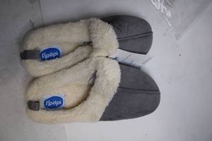 lot 263 image: Flopri Womens Size M Gray Slippers with Plush Lining