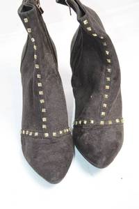 lot 265 image: Kelly & Katie Black Suede Studded Ankle Boots - Size 11M