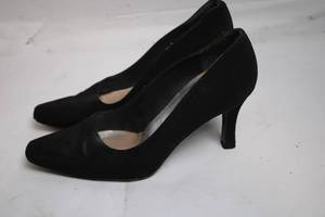 lot 269 image: Stuart Weitzman Classic Black Suede Heels