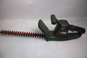 lot 280 image: Used Black & Decker 16-inch Electric Hedge Trimmer