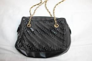 lot 286 image: Meyers USA Black Handbag with Gold Chain Straps