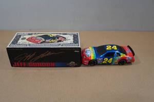lot 15 image: Action 124 Scale Die Cast Car - Jeff Gordon - Winston Million