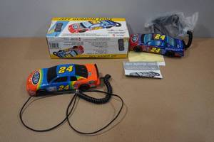 lot 16 image: 2 Jeff Gordon Fones Corded Telephones