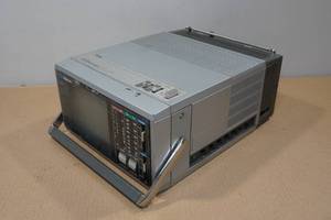 lot 43 image: Vintage Emerson 5.5 Color TV