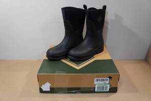 lot 130 image: Muck Boots Womens Chore Classic Mid Boots - Size 10