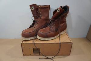 lot 136 image: Irish Setter Wingshooter Mens 9 Work Boots Style 894 - Size 13