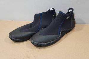 lot 175 image: Cressi Ibiza 3mm Dive Shoes -Size 12