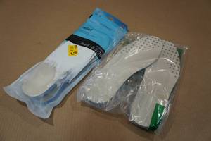 lot 195 image: 2 Vionic Womens Relief Insoles - Medium