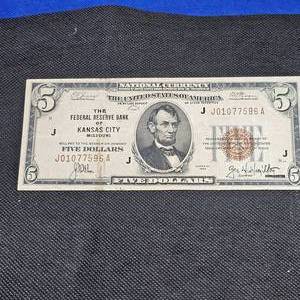 lot 46 image: 1929 $5 Federal Kansas City, MO, Note  FRBN