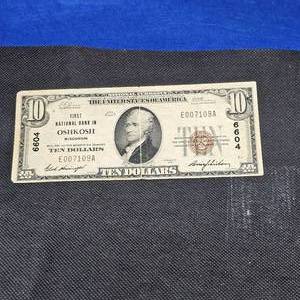 lot 73 image: 1929 $10 National Oshkosh, WI