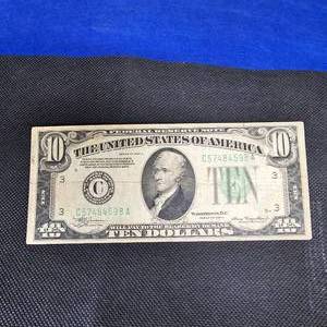 lot 100 image: 1934 A $10 Federal Reserve Note