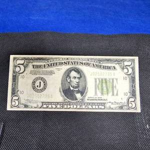lot 101 image: 1934 A $5 Federal Reserve Note