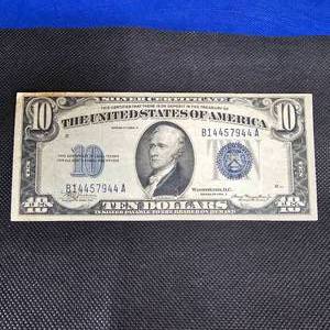 lot 104 image: 1934A $10 Silver Certificate Note
