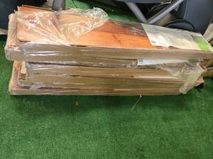 Laminate Flooring Style Selections 127.5 Sq.ft.(6 packs with 21.25 sq.ft in each pack): New