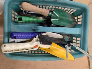 lot 41 image: Lot of Garding Tools and basket See Pictures (USED)