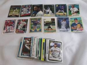 lot 20 image: 75 Assorted Baseball Cards...
