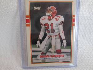lot 23 image: 1989 Topps Deion Sanders Rookie Car...