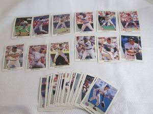 lot 59 image: Assorted 1990 Leaf Baseball Cards...