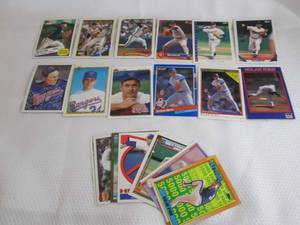 lot 75 image: Assorted Nolan Ryan  Cards...