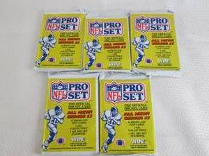 lot 120 image: 5 Packs 1990 Pro Set Football...