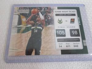 lot 172 image: 2021-22 Contenders Giannis Antetoko...