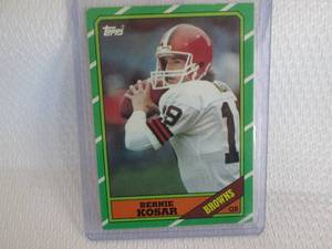 lot 197 image: 1986 Topps Bernie Kosar Rookie Card...