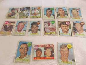 lot 248 image: 1969 Topps Baseball Cards...
