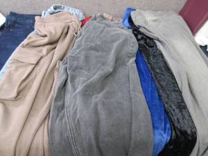 lot 440 image: 9 pr Ladies Medium Assorted Pants...