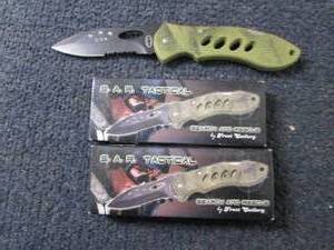 lot 263 image: 3- Frost Cutlery S.A.R. Tactical Po...