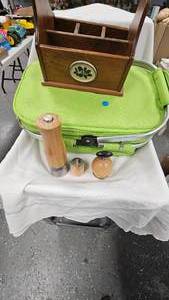 lot 7 image: Pfaltzgraff Silverware Caddy, PepperMills, and Picnic Set, nice condition