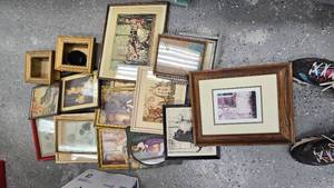lot 45 image: Assorted PicturesFrames Lot