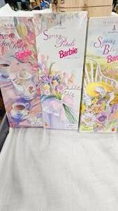 lot 74 image: Avon Spring Tea Party, Spring Petals, and Spring Blossom Series, Like New in Boxes