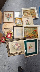 lot 82 image: Lot of Vintage Pictures and Frames