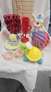 lot 93 image: Vintage Elephant bank, Planters Peanut, misc Vintage Toys